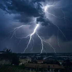 trovões e raios em Francisco Morato
